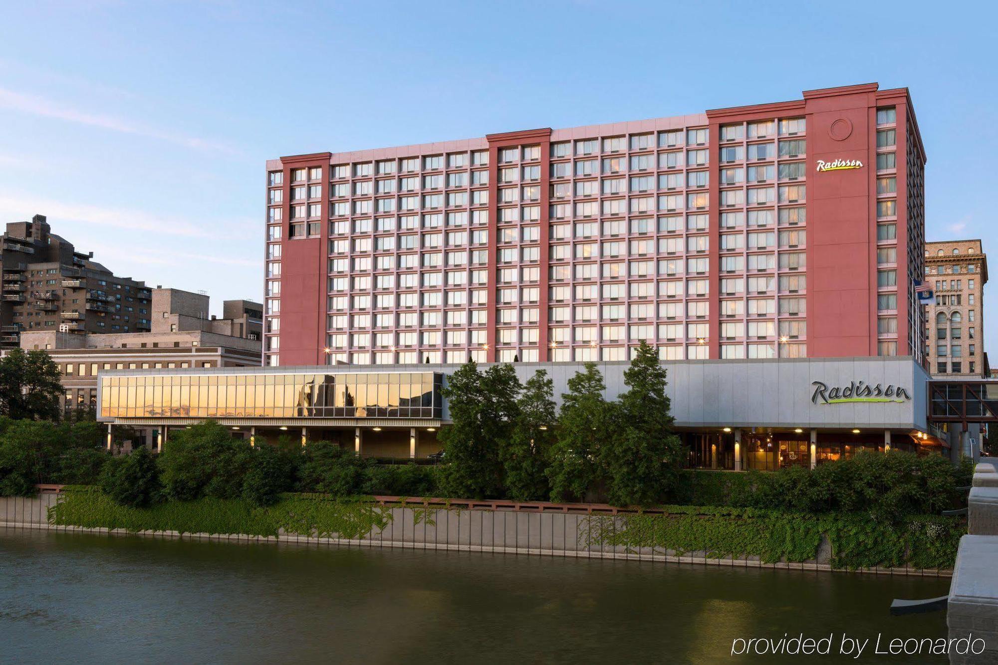 Rochester Riverside Hotel Экстерьер фото