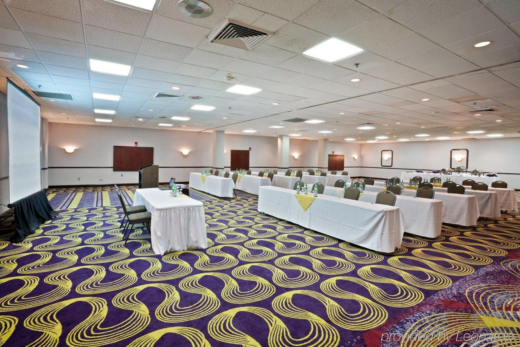 Rochester Riverside Hotel Ресторан фото