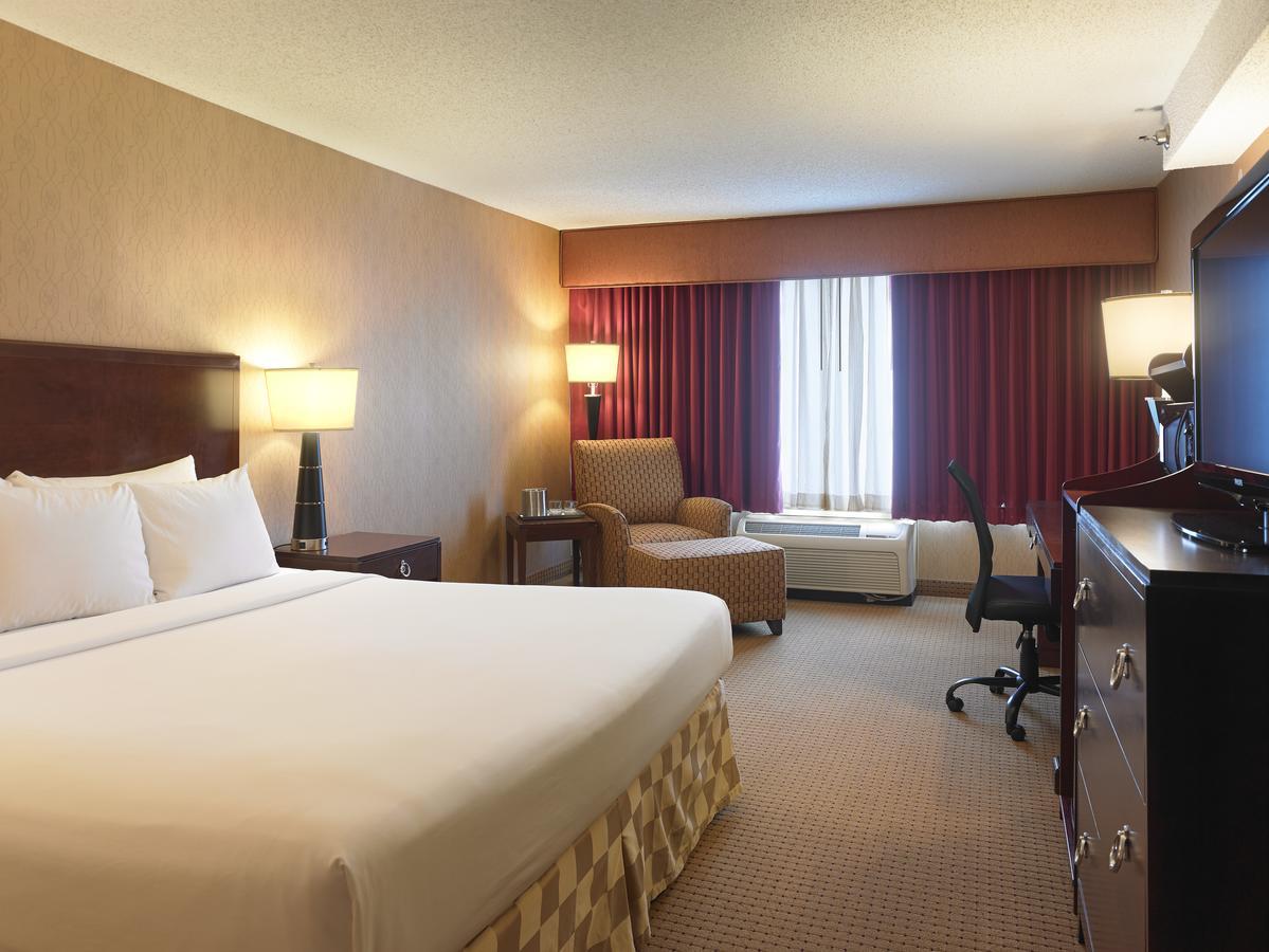 Rochester Riverside Hotel Экстерьер фото