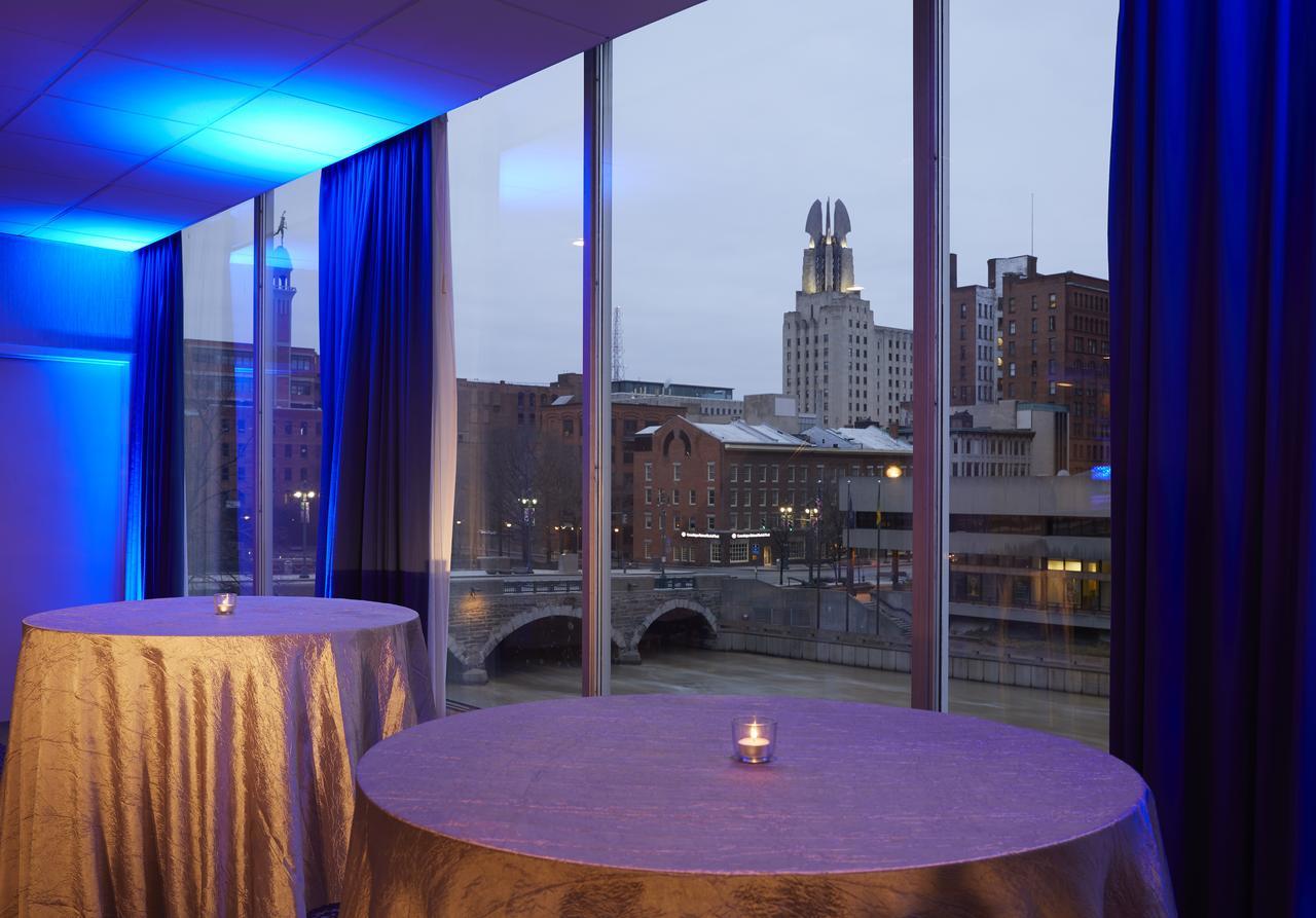 Rochester Riverside Hotel Экстерьер фото