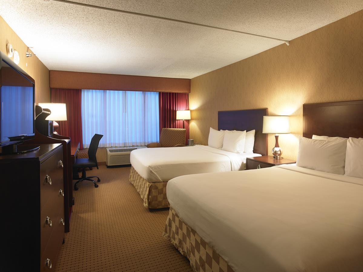Rochester Riverside Hotel Экстерьер фото