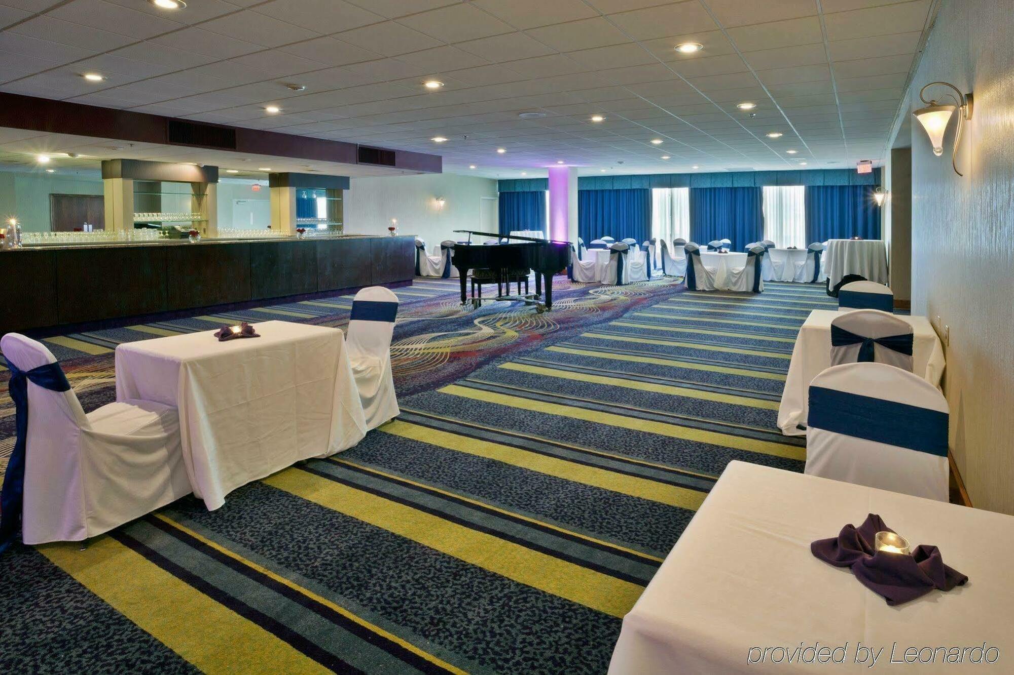 Rochester Riverside Hotel Экстерьер фото